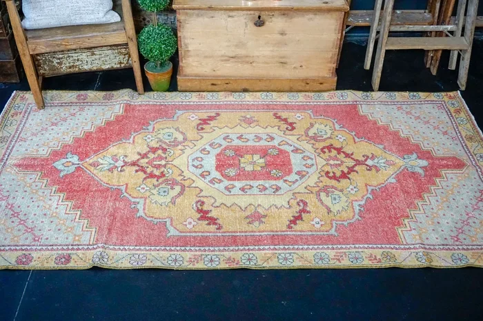 3’11 x 7’11 Vintage Oushak Rug Coral Red, Gold and Gray ‘2519