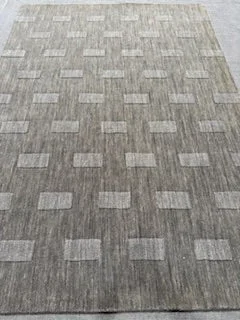 5′ x 7′ Gray Area Rug