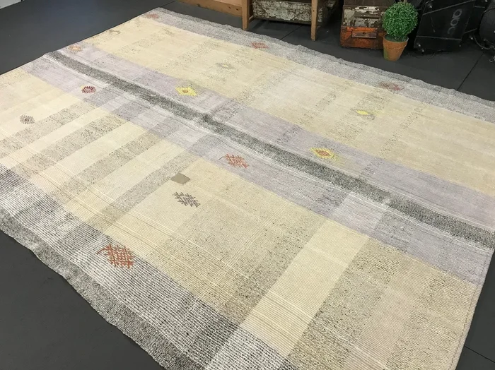 6 x 9 MCM Vintage Turkish Kilim Hemp Ecru & Lavender and Gray Tweed