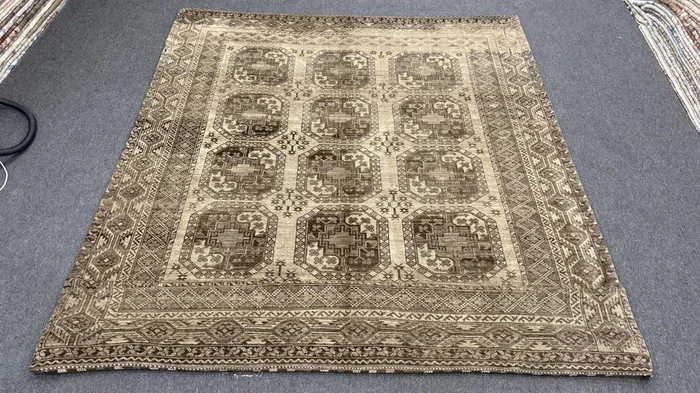 Harris Custom Breakfast Room Rug 9′ x 10′