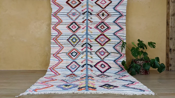 Large Boucherouite Rug, 300 x 175 cm || 9.84 x 5.74 feet