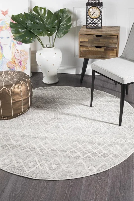 Marcy Nadia Grey Rustic Tribal Round Rug